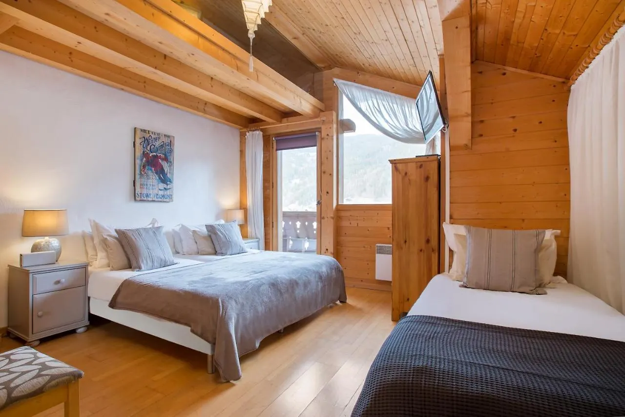 Chalet Muguet Gauche With Hot Tub Sleeps 10 Central Morzine